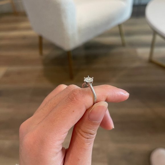 Diamond ring (platinum band) - Picture 7 of 9